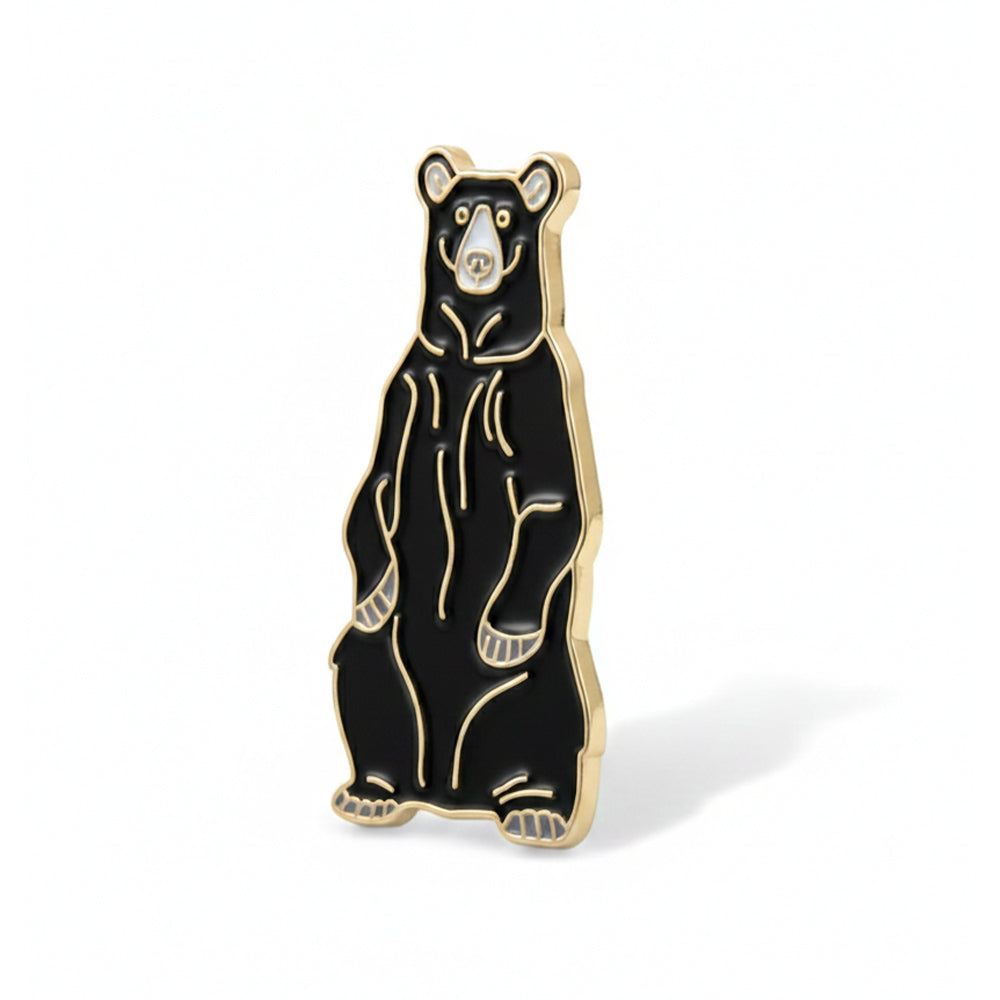 Anstecker Braunbär sitzend