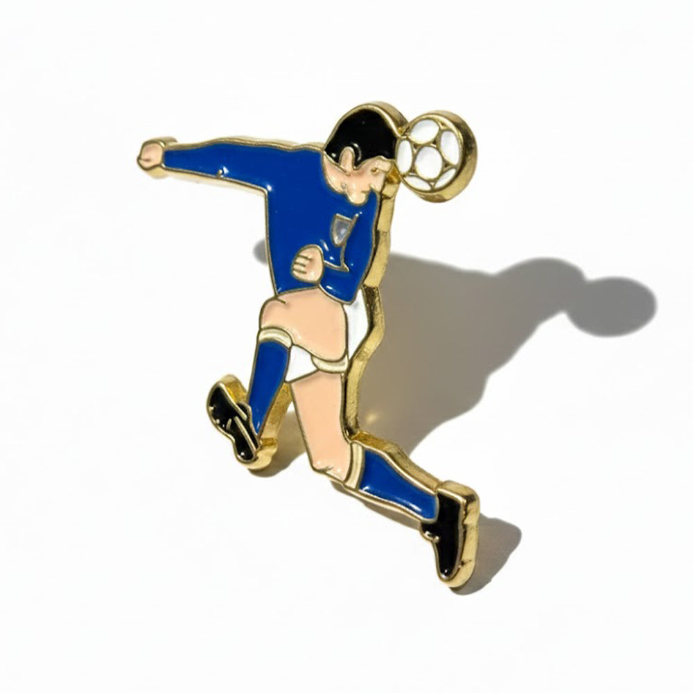 Anstecker Fußballer mit blauem Trikot