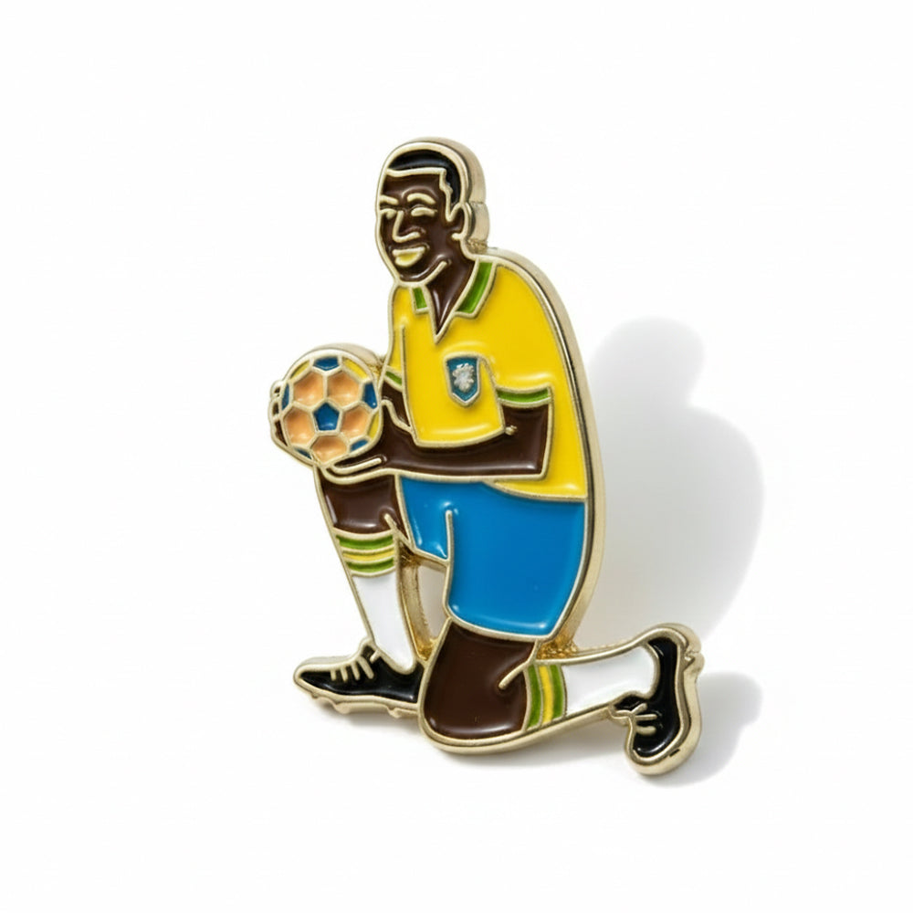 Anstecker Fußballer mit gelbem Trikot