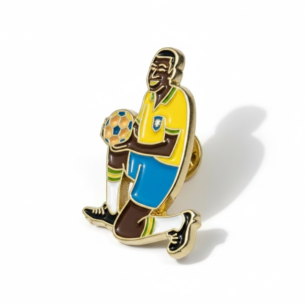 Anstecker Fußballer mit gelbem Trikot