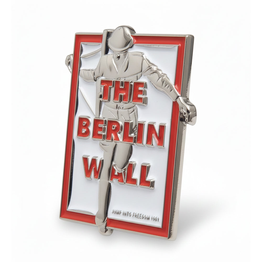 Anstecker Mauerspringer Soldat - The Berlin Wall