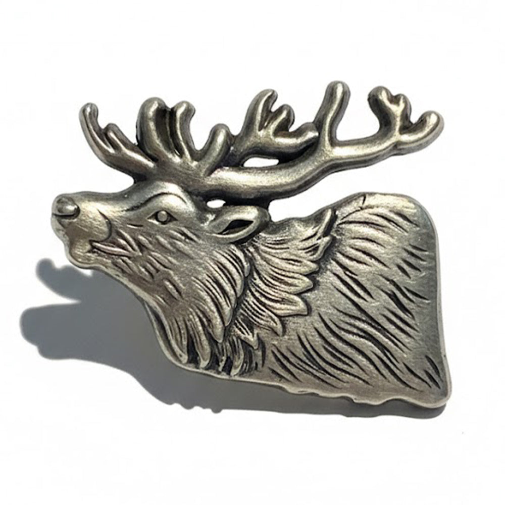 Anstecker Röhrender Hirsch