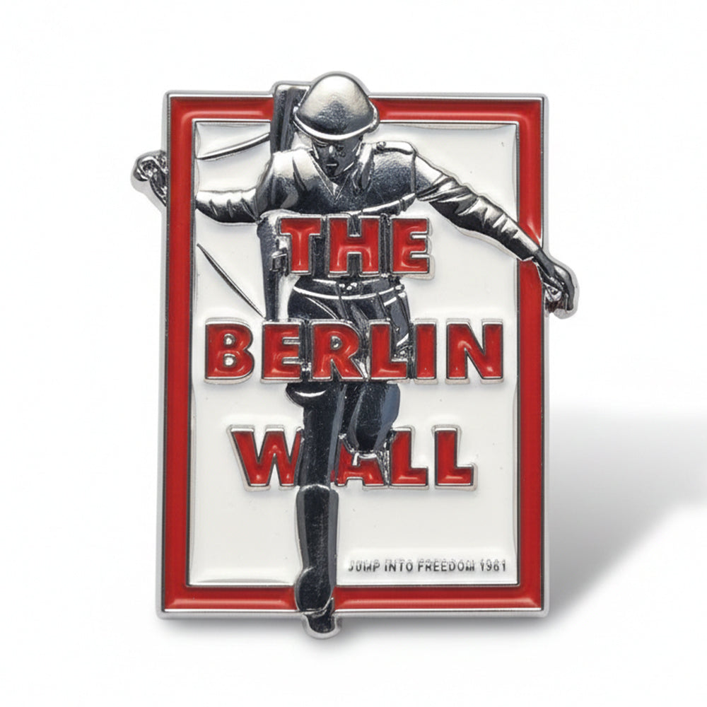 Anstecker Mauerspringer Soldat - The Berlin Wall